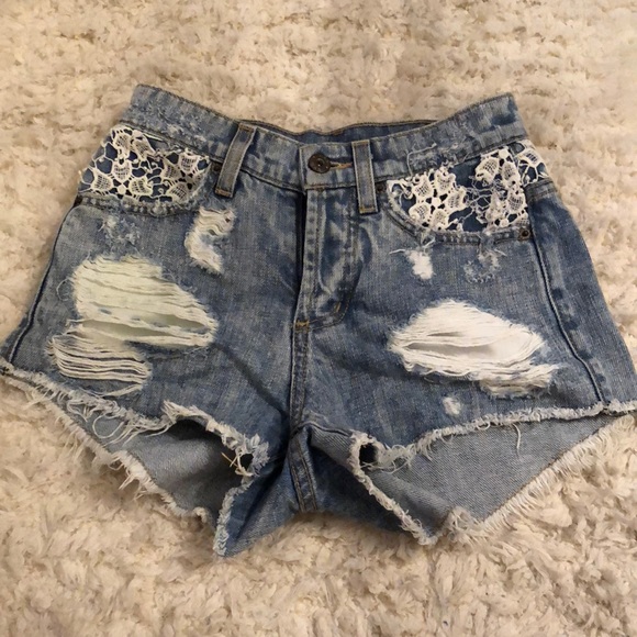Carmar Jean shorts with lace details - Picture 1 of 2